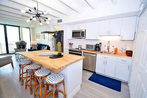 Jada 2b 1 Bedroom Condo by RedAwning