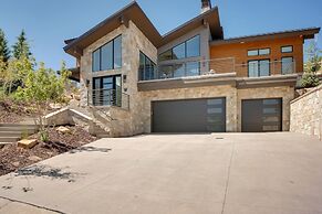 Sun Ridge Retreat 5 Bedroom Home by RedAwning