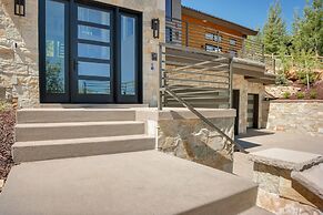 Sun Ridge Retreat 5 Bedroom Home by RedAwning