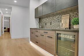 Sun Ridge Retreat 5 Bedroom Home by RedAwning