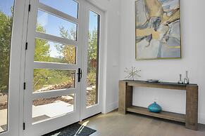 Sun Ridge Retreat 5 Bedroom Home by RedAwning