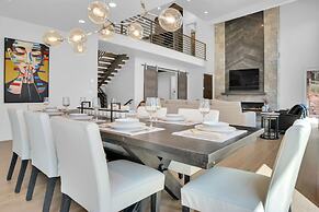 Sun Ridge Retreat 5 Bedroom Home by RedAwning