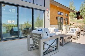 Sun Ridge Retreat 5 Bedroom Home by RedAwning