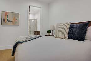 Sun Ridge Retreat 5 Bedroom Home by RedAwning