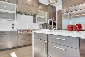 Sun Ridge Retreat 5 Bedroom Home by RedAwning