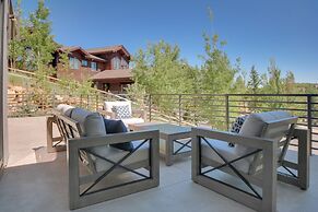 Sun Ridge Retreat 5 Bedroom Home by RedAwning