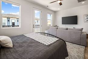 Desert Brooke Villa 6 Bedroom Townhouse