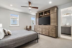 Desert Brooke Villa 6 Bedroom Townhouse