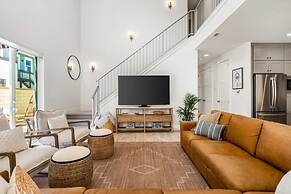 Desert Brooke Villa 6 Bedroom Townhouse