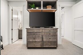 Desert Brooke 5 Bedroom Townhouse