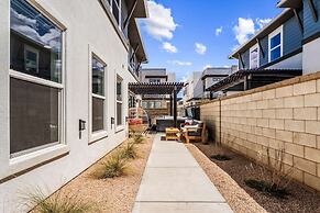 Desert Brooke 5 Bedroom Townhouse