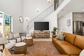 Desert Brooke 5 Bedroom Townhouse