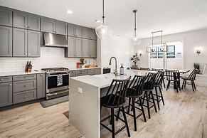 Desert Brooke 5 Bedroom Townhouse