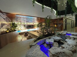 Modern Apartment By Yeah