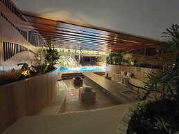 Modern Apartment By Yeah