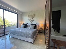 Modern Apartment By Yeah