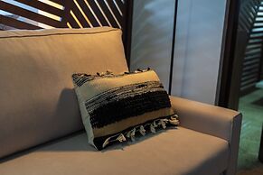 Modern Apartment By Yeah