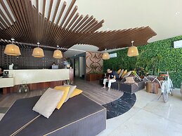 Modern Apartment By Yeah