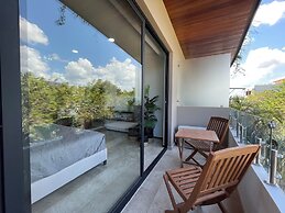 Modern Apartment By Yeah