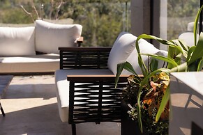 Modern Apartment By Yeah