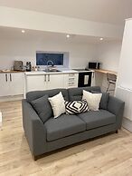 The Lodge Hideaway - Studio Style, Simple Luxury