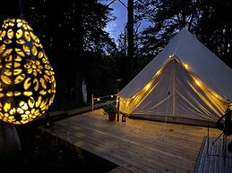Tent Delhi, a b&b in a Luxury Glamping Style