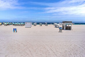 Deco South Of Fifth Beach Access