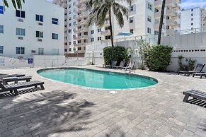 Deco South Of Fifth Beach Access