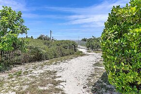 Deco South Of Fifth Beach Access