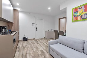 Deco South Of Fifth Beach Access