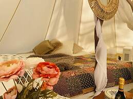 Tent Romantica, a b&b in a Luxury Glamping Style