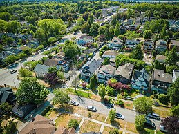 West Van Serene Retreat Near Downtown