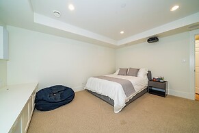 West Van Serene Retreat Near Downtown