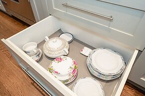 West Van Serene Retreat Near Downtown