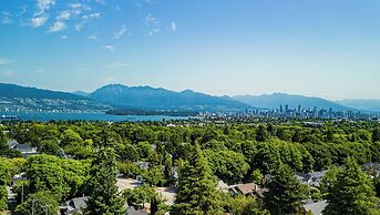 West Van Serene Retreat Near Downtown