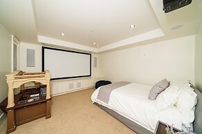 West Van Serene Retreat Near Downtown