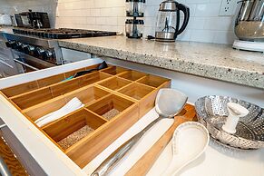 West Van Serene Retreat Near Downtown