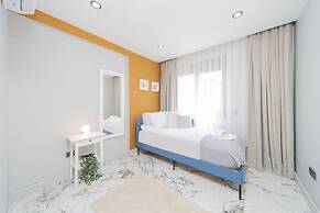 Flat w Pool and Balcony 10 min to Beach in Serik