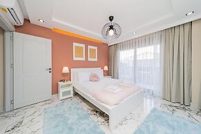 Flat w Pool and Balcony 10 min to Beach in Serik