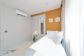 Flat w Pool and Balcony 10 min to Beach in Serik