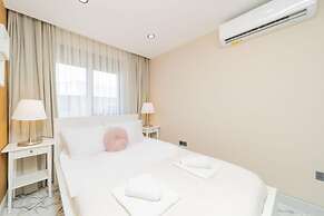 Flat w Pool and Balcony 10 min to Beach in Serik