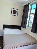 Amrise Hotel