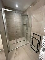 SnowLake Suite & Apartments