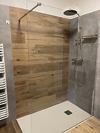SnowLake Suite & Apartments