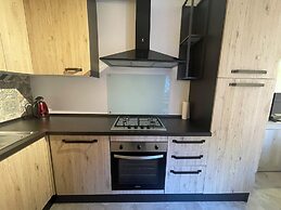 SnowLake Suite & Apartments