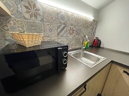SnowLake Suite & Apartments