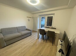 SnowLake Suite & Apartments
