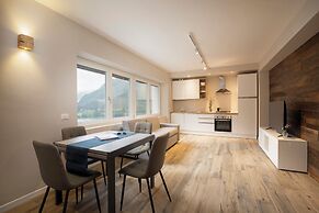 SnowLake Suite & Apartments
