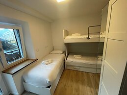 SnowLake Suite & Apartments