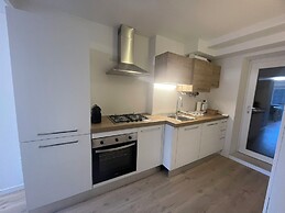 SnowLake Suite & Apartments